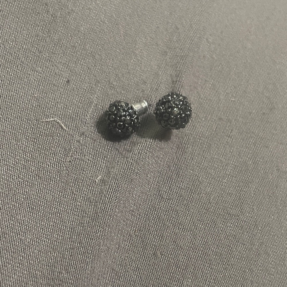 Elegant Black Stud Earrings